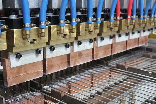 HWASHI التلقائي شبكة الأسلاك لوحة قفص لحام صناعة آلة خط للشبكة السلكية المطاطية 2