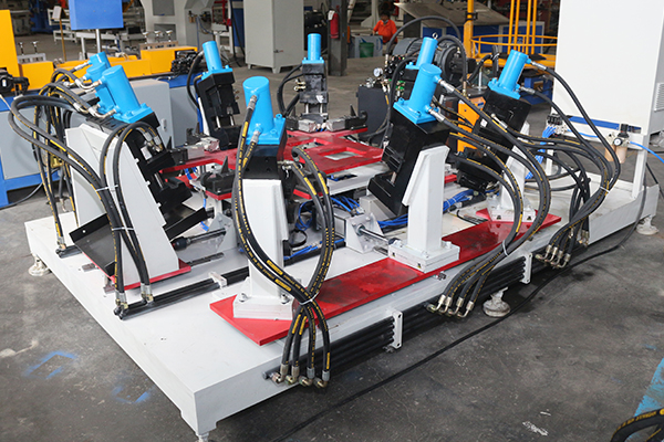 آلة لحام قفص IBC الكهربائية 50 هرتز PLC التحكم 225KVA 9