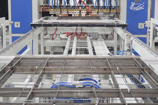 آلة خط إنتاج مكثف أنبوب سلك الثلاجة ، آلة اللحام والانحناء 6