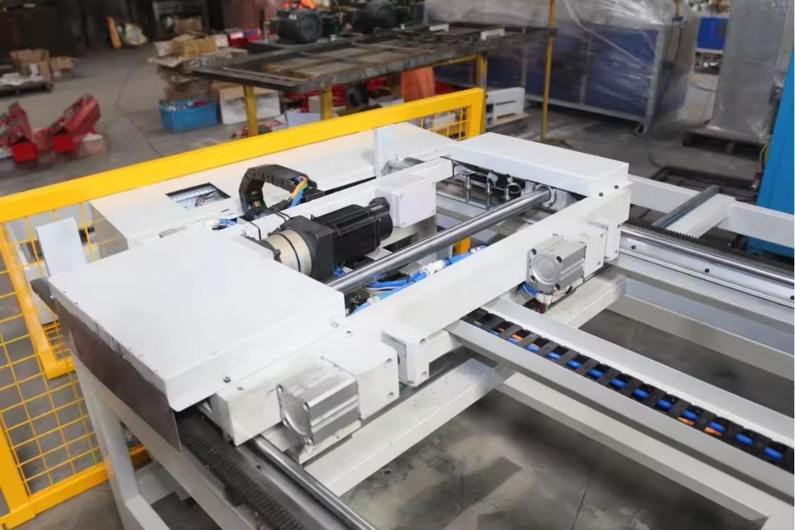 سبعة 7 محور CNC نقطة لحام آلة الرؤوس المزدوجة أوتوماتيكية ورقة معدنية لرف القرفصاء